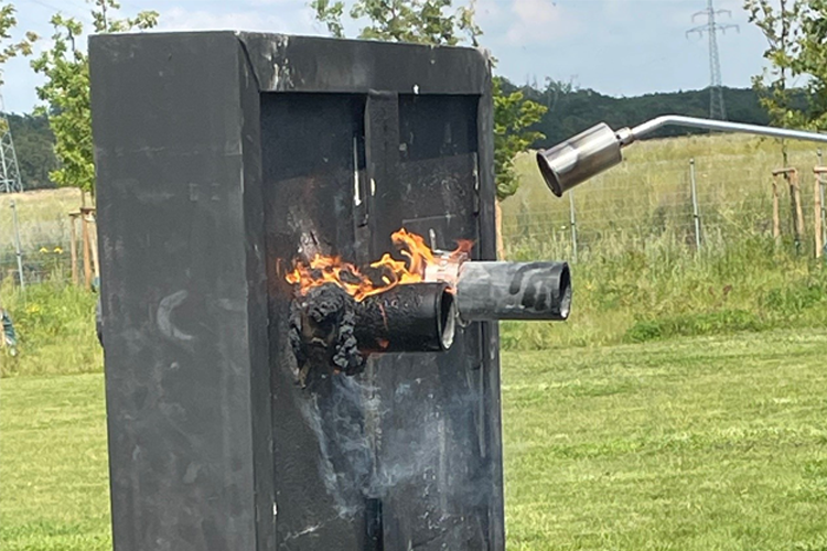 ISOPARTNER ist Feuer und Flamme